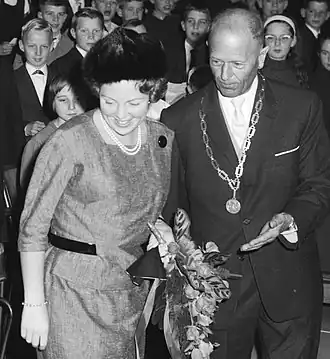 Prinses Beatrix met burgemeester P.P. Agter (1963)