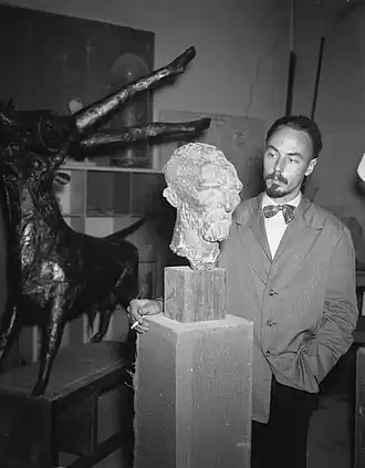 Schaller in zijn atelier in Amstelveen (1957)