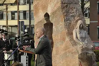 Toespraak van de kunstenaar bij de onthulling op 5 april 2016