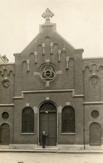 De Begijnekerk tussen 1915 en 1930