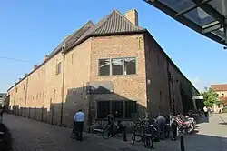 Gevel Begijnhof Hasselt, hoek Badderijstraat en Witte Nonnenstraat