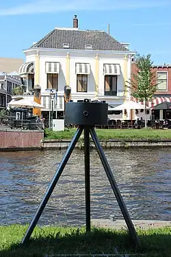 Het "Kiekmonument" van Norman Beierle en Hester Keijser uit 2001, geplaatst aan het Kiekpad in Leiden.