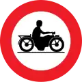 C7: Verboden toegang voor bestuurders van motorfietsen.