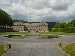 Façade van het kasteel