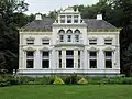 Woonhuis in eclectische stijl van voorm. villaboerderij[6]