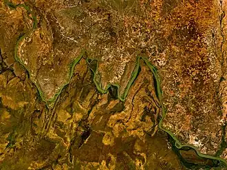 Meanders in de rivier Niger die het nationaal park W zijn naam verklaren