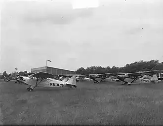 Het vliegveld in 1950