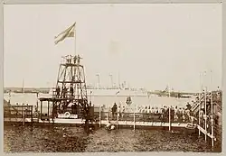 Bad- en Zweminrichting Heemstede-Obelt aan de De Ruijterkade met Overhoeks op de achtergrond waar het naar verplaatst zou worden