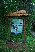 UNESCO-informatiepaneel in het beschermde bergmassief Koeziejsky.