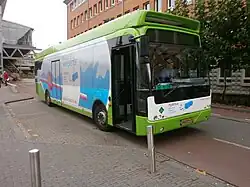 De Berkhof Ambassador van Connexxion die op proef in Arnhem op waterstof rijdt en een wielnaafaandrijving heeft.