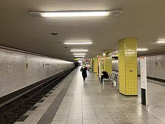 Perron van metrostation Westhafen