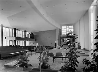 Interieur Bernarduskerk in 1964