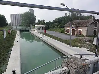 Start van kanaal (sluis 1) te Berry-au-Bac