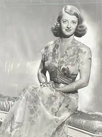 Promotiefoto van Bette Davis voor The Bride Came C.O.D.
