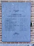 Plaquette voor oorlogsslachtoffers 1940-'45, aan de kerkmuur