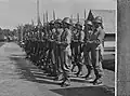 Militaire erewacht voor het bezoek van prinses Juliana (1943)
