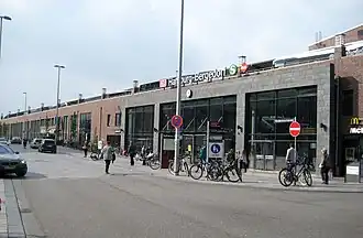 Het nieuwe stationsgebouw van Bergedorf (2014)