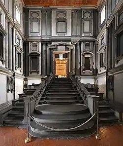 De trap in de vestibule van de Laurenzia bibliotheek in Florence (1550)