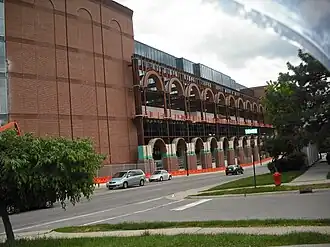 Het stadion van de buitenkant.