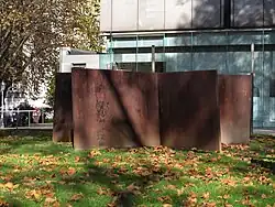 "Five Plates Counter Clockwise Pentagon" (1987), Bilbao