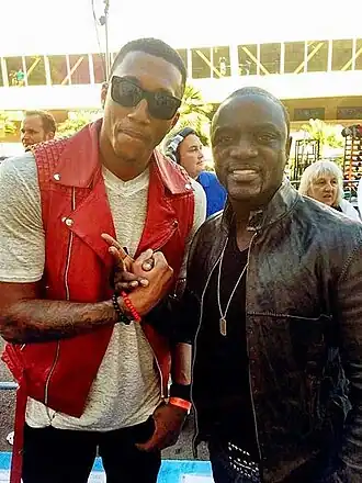 Lecrae (links) en Akon (rechts) op de Billboard Music Awards 2013
