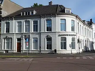 Biltstraat 95, hoek Kruisstraat 13, voormalig Museum Maluku, rijksmonument (1862)
