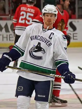 Blackhawks vs Canucks Henrik Sedin