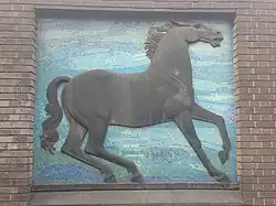 Het zwarte paard op de gevel..