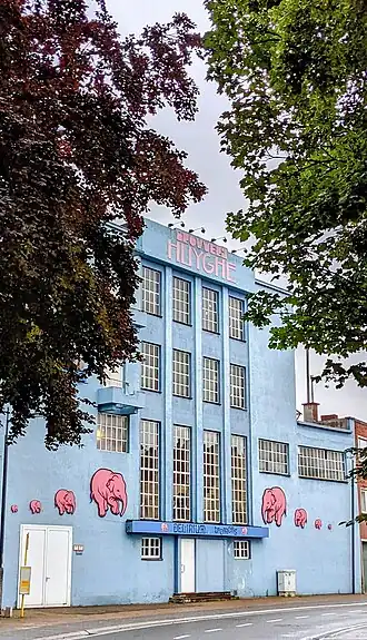 Blauwe gevel, Brouwerij L.Huyghe