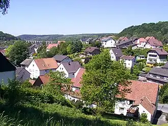 Altenbeken met op de achtergrond het markante viaduct