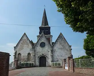 Kerk en toegang kerkhof