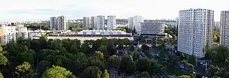 Uitzicht op de prefectuur, Bobigny, die net zoals vele andere plaatsen van dit departement overheerst wordt door plattenbau