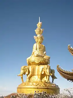 Standbeeld van Samantabhadra op de berg Emei Shan