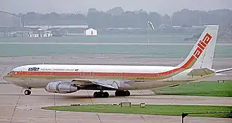 Alia Jordanian Boeing 707-300 JY-ADO op Heathrow in 1971