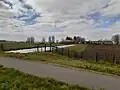 Boerderij Groeneveld in de Groeneveldse polder. Een kulk verbindt de boerderij met de Monsterwatering.