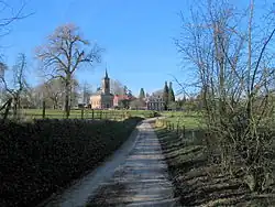 De kerk en het rococokasteel
