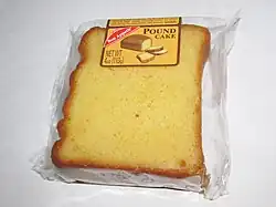 Industrieel vervaardigde plak cake