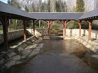 Gerestaureerde lavoir in Bonnat