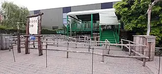 Entree en het stationsgebouw