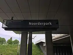 Stationsbord metrostation Noorderpark