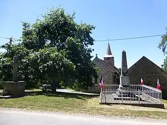 Bosroger: oorlogsmonument en kerk