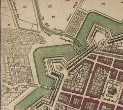 Nieuwe Boteringepoort en Ebbingepoort op een kaart van Hendrik Hofsnider (1743) met rechtsonder de Noorderkerk. Het Boterdiep wordt hier als 'De Kley Sloodt' aangegeven. In het noordwesten is het Selwerderdiepje zichtbaar.
