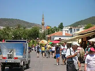Het uiteinde van de drukke boulevard van Bodrum