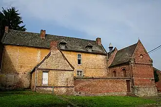 Het oud gasthuis en de kapel van Sint-Juliaan (XVI/XVIIde eeuwen).