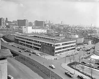 Bouwcentrum Rotterdam tegenover het Groothandelsgebouw, 1958.