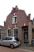 Woonhuis met art-nouveau-voordeur