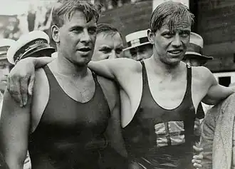 Arne Borg (rechts) met zijn Australische rivaal Boy Charlton op de Olympische Zomerspelen 1928
