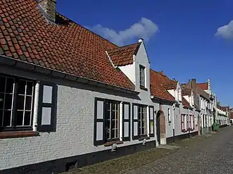 Huizenrij in de Balstraat.