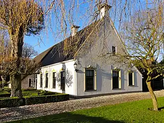 Oostelijke en zuidelijke gevel Braamshof aan de Gieterstraat in Eext (anno 2012)