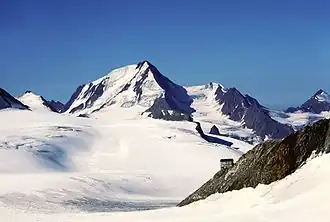 Blik op de Gepatschferner met het Brandenburger Haus